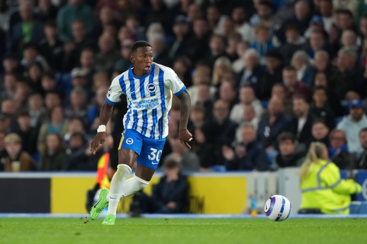 九游娱乐中心-身价3千万！隆戈：米兰为布莱顿后卫埃斯图皮尼安报价1400万+奖金