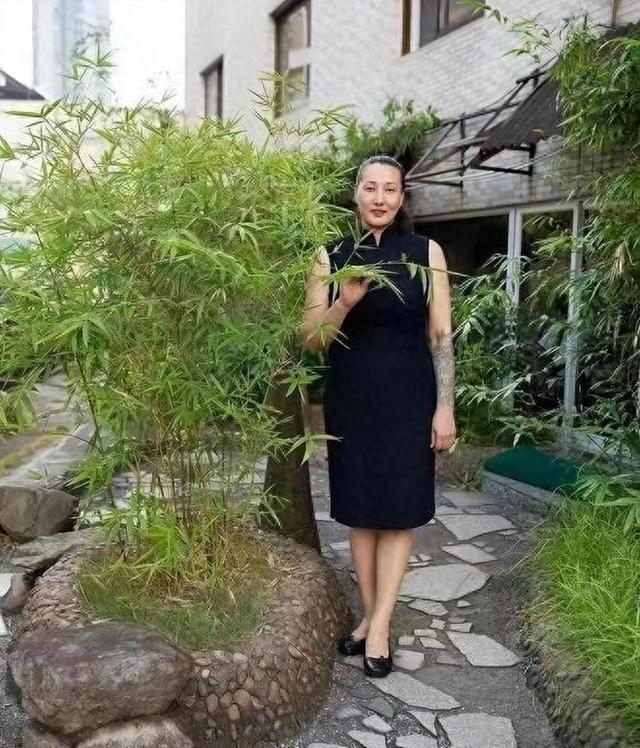九游正版入口-女排名宿王丽娜近况：关店不当老板，嫁给普通人，40岁生子很幸福